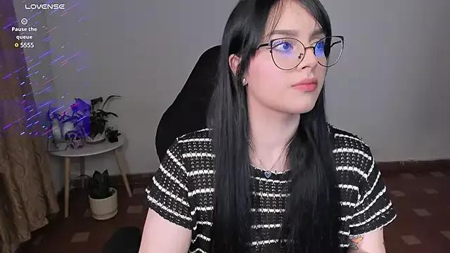 Explore our live girls sluts from our Custom and Multi clubs and checkout exclusive access to highly interactive content, such as shape, hair, titties, pussy type and many more.