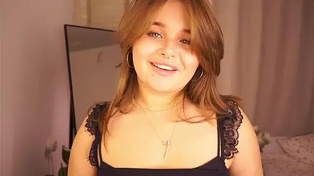 Explore our live girls sluts from our Custom and Multi clubs and checkout exclusive access to highly interactive content, such as shape, hair, titties, pussy type and many more.