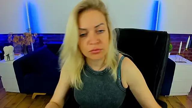 Anna_Snows from StripChat
