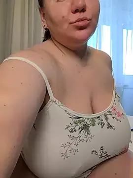 AnnaCurvy from StripChat