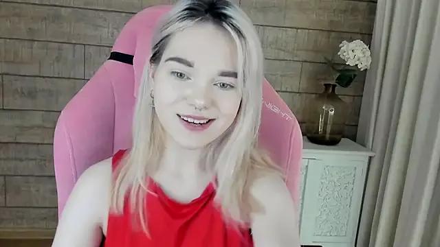 AnnaDelon from StripChat is Freechat