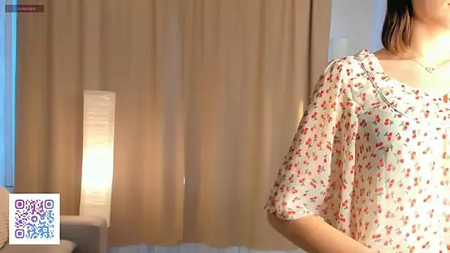 AnnaleeJennie from StripChat is Freechat