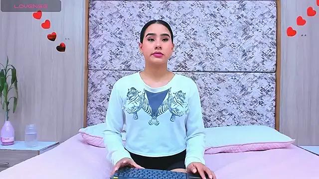 anne_onnurr from StripChat