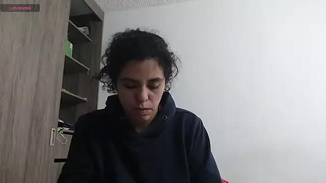 Anne_purple from StripChat