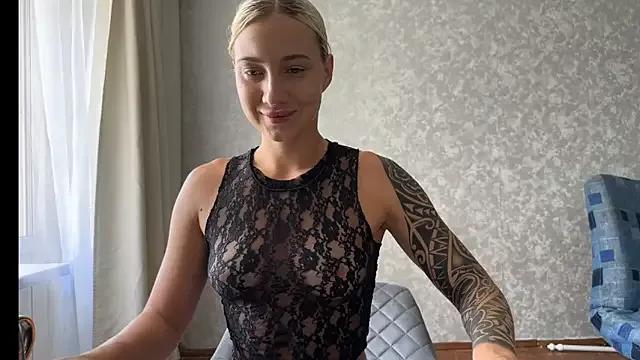 AnneBall from StripChat