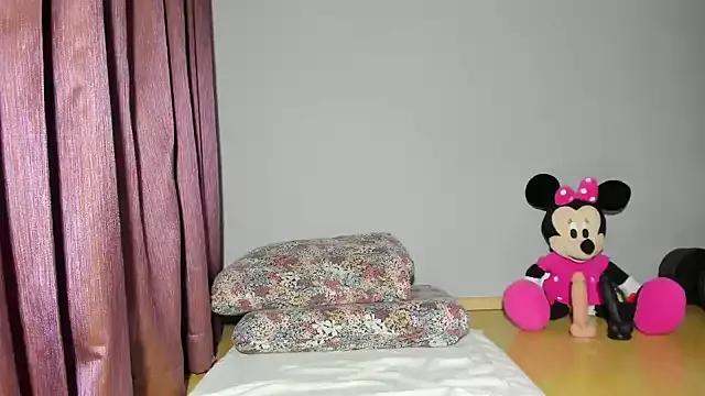 AnneQueen from StripChat
