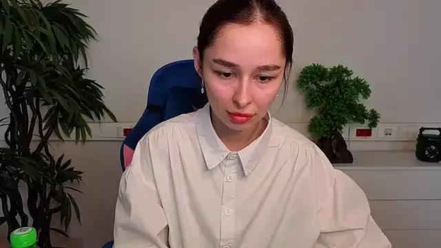 Explore our live girls sluts from our Custom and Multi clubs and checkout exclusive access to highly interactive content, such as shape, hair, titties, pussy type and many more.