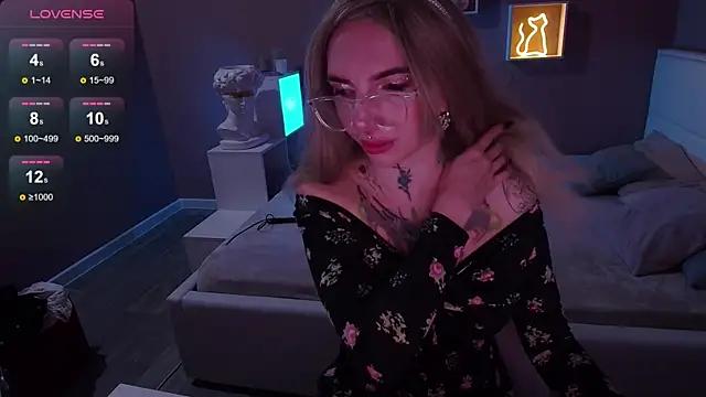 AnneTenet from StripChat