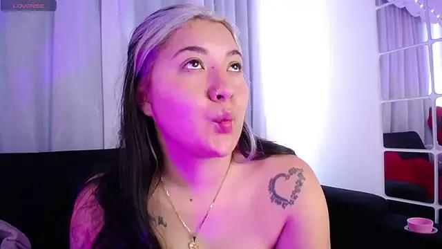 Annie_A_ from StripChat is Freechat