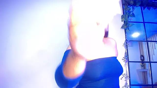 annie_russel from StripChat
