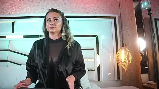 annie_sm from StripChat is Freechat