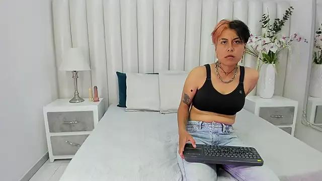 AnnieAndReach from StripChat is Freechat