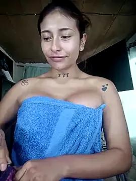 AnnieCouperr from StripChat