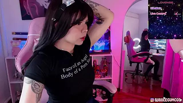 AnnieHikari from StripChat is Freechat