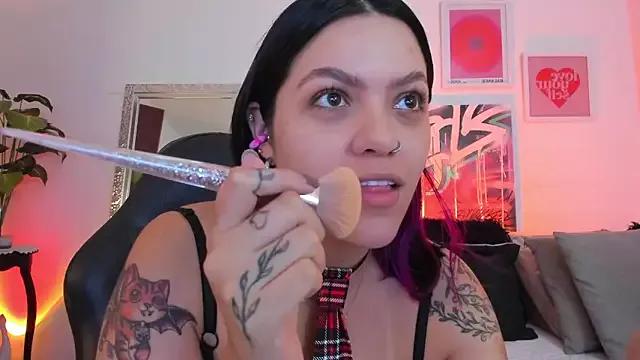 AnnieHuntters from StripChat