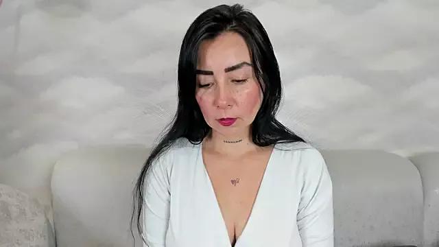 AnnieLove_ from StripChat is Freechat