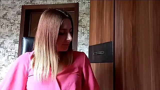 AnnisDobbs from StripChat is Freechat