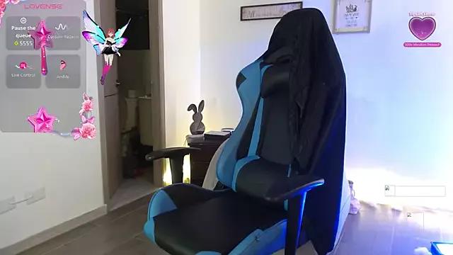 Explore our live girls sluts from our Custom and Multi clubs and checkout exclusive access to highly interactive content, such as shape, hair, titties, pussy type and many more.