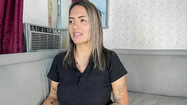 Explore our live girls sluts from our Custom and Multi clubs and checkout exclusive access to highly interactive content, such as shape, hair, titties, pussy type and many more.
