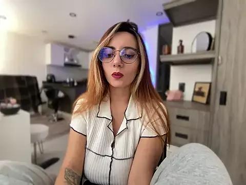 Explore our live girls sluts from our Custom and Multi clubs and checkout exclusive access to highly interactive content, such as shape, hair, titties, pussy type and many more.