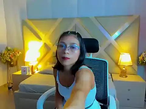 Explore our live girls sluts from our Custom and Multi clubs and checkout exclusive access to highly interactive content, such as shape, hair, titties, pussy type and many more.