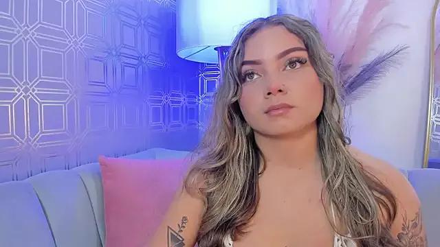 Explore our live girls sluts from our Custom and Multi clubs and checkout exclusive access to highly interactive content, such as shape, hair, titties, pussy type and many more.