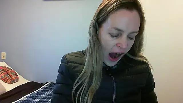 Annylove1 from StripChat is Freechat