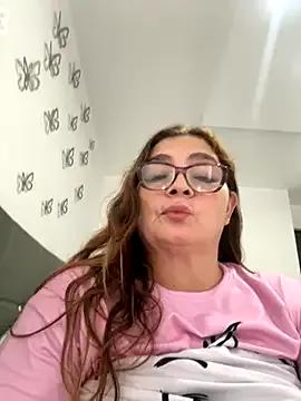 AntonellaVioleta from StripChat is Freechat
