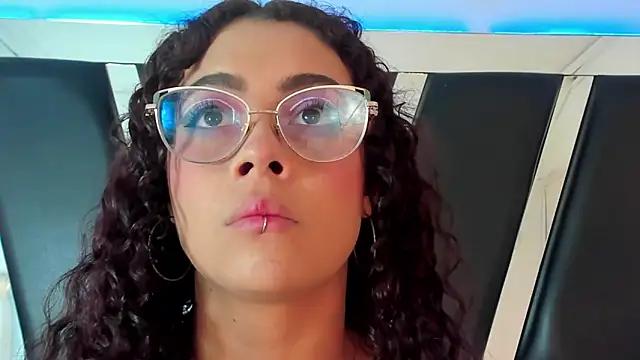 Explore our live girls sluts from our Custom and Multi clubs and checkout exclusive access to highly interactive content, such as shape, hair, titties, pussy type and many more.