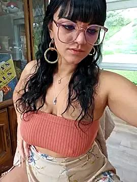 anyalikestosuck from StripChat is Freechat