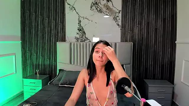 Explore our live girls sluts from our Custom and Multi clubs and checkout exclusive access to highly interactive content, such as shape, hair, titties, pussy type and many more.