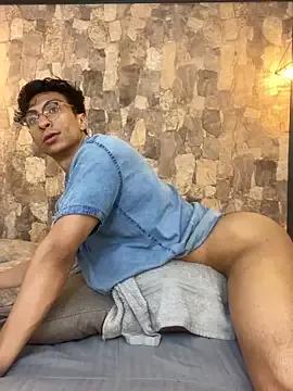 ApoloCruz from StripChat is Freechat