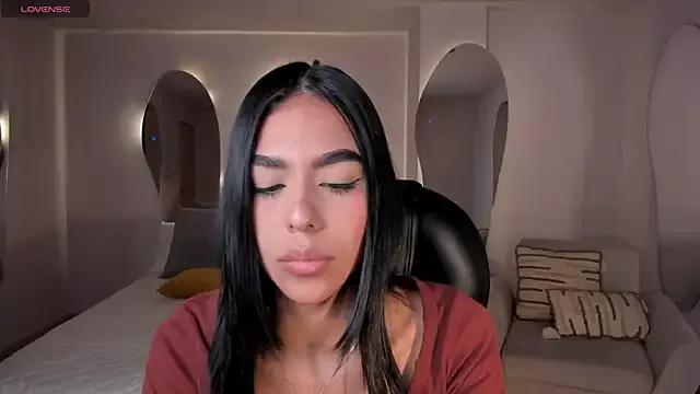 Explore our live girls sluts from our Custom and Multi clubs and checkout exclusive access to highly interactive content, such as shape, hair, titties, pussy type and many more.