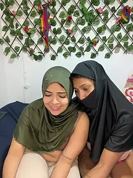 Arab_rainbow_girls from StripChat
