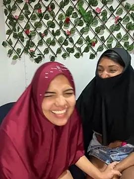 Arab_rainbow_girls from StripChat