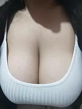 arabhornyxxx from StripChat is Freechat