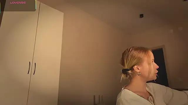 arachnissa from StripChat