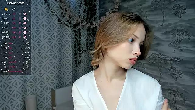 AraHailey from StripChat