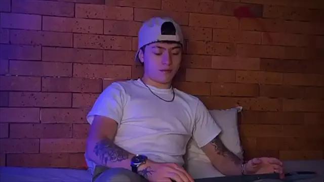 Ares_Dickson from StripChat is Freechat