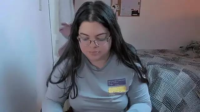 Explore our live girls sluts from our Custom and Multi clubs and checkout exclusive access to highly interactive content, such as shape, hair, titties, pussy type and many more.