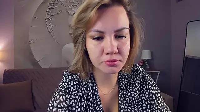 Explore our live girls sluts from our Custom and Multi clubs and checkout exclusive access to highly interactive content, such as shape, hair, titties, pussy type and many more.