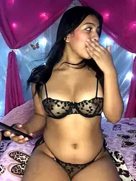 Ariana031 from StripChat is Freechat