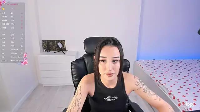 Explore our live girls sluts from our Custom and Multi clubs and checkout exclusive access to highly interactive content, such as shape, hair, titties, pussy type and many more.