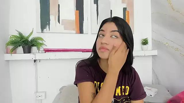 Explore our live girls sluts from our Custom and Multi clubs and checkout exclusive access to highly interactive content, such as shape, hair, titties, pussy type and many more.