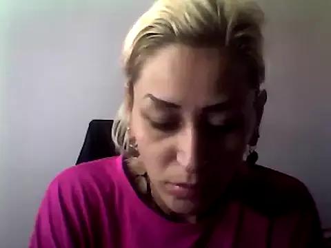 ariana_crazzy from StripChat