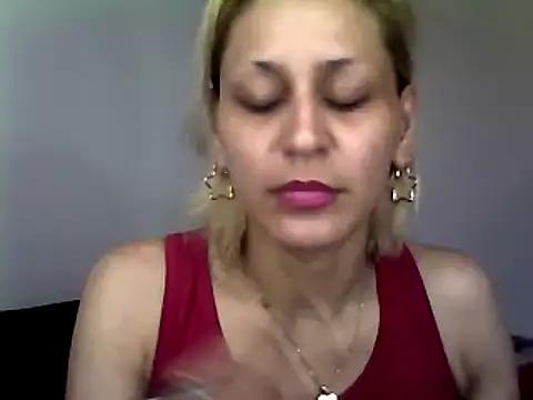 ariana_crazzy from StripChat