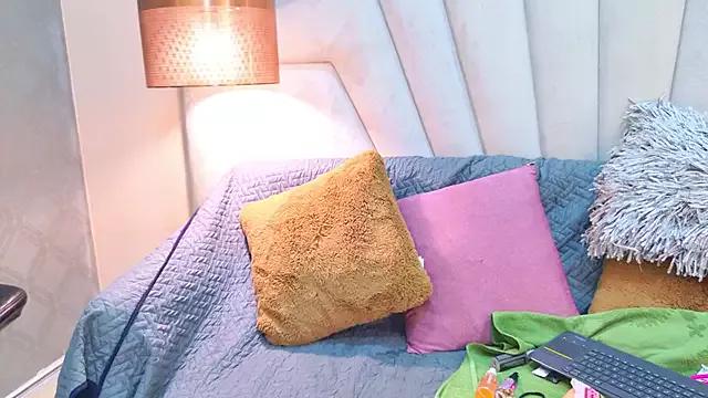 Arianaa_Gray from StripChat is Freechat