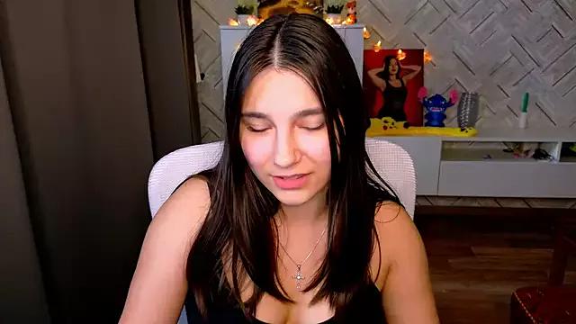 Arianna_Grend from StripChat is Freechat