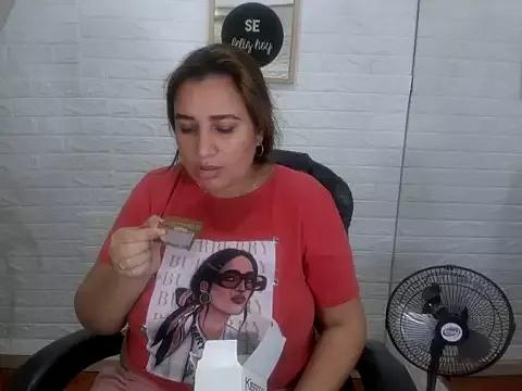 Arianna_Hot777 from StripChat