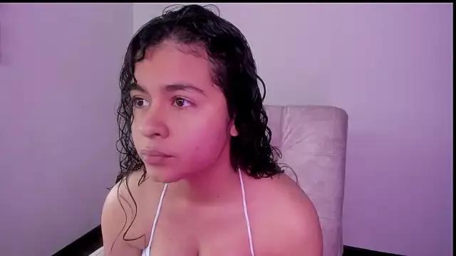 Arianna_Jannes from StripChat is Freechat